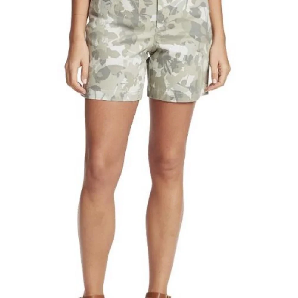 NWT GLORIA VANDERBILT AMANDA PLUS SIZE SHORTS (24W) - Picture 2 of 10